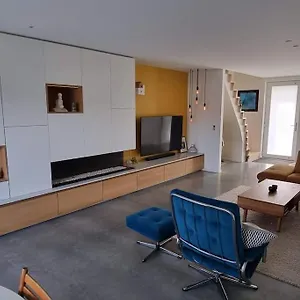 Minus Is Joenus Vakantiehuis
